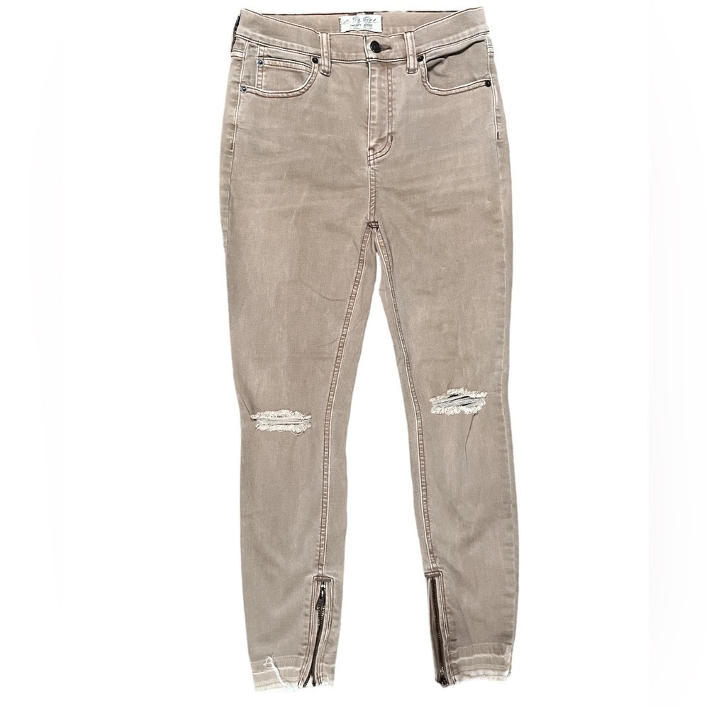 We The Free High Waisted Brown Jeans with Raw Hem and Zipper Size 28